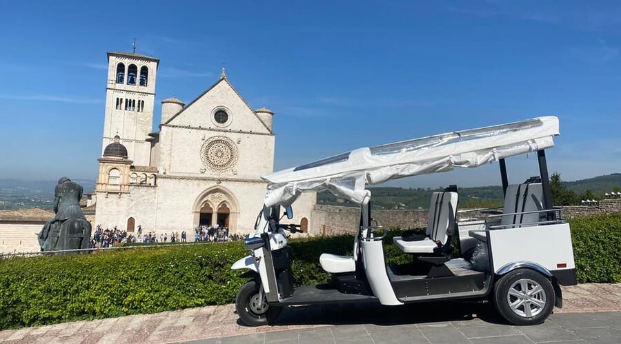 E - Tuk Panoramic Tour Assisi with audio guides - Rocca Maggiore, the high point of the ride
