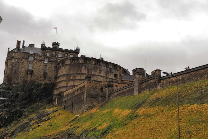Edinburgh Harry Potter Self-Guided Private Tour - Edinburgh Castle as a real-world Hogwarts clue