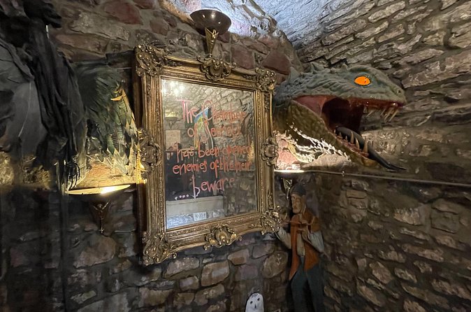 Edinburgh Harry Potter Self Guided Tour for Muggles - Ending near the Royal Mile handprints