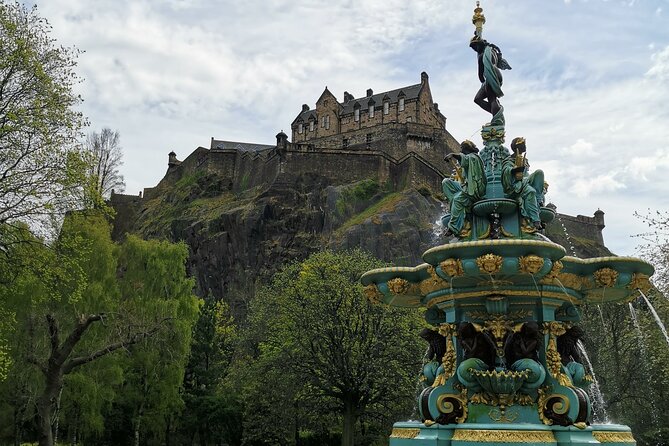 Edinburgh Old Town Private Self-Guided Tour - St Giles’ Cathedral and the cobbled heart of the Old Town