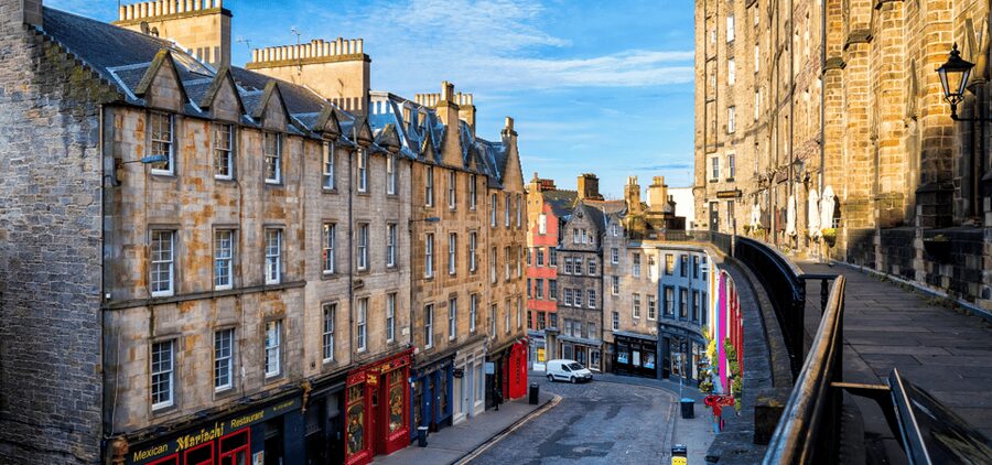 Edinburgh: Old Town Walking Tour with an APP - Grassmarket’s grim past and lively present