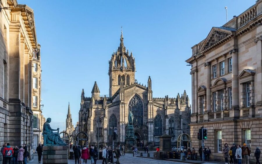 Edinburgh: Royal Mile Walking Tour & Exploration Game - Should you book the Edinburgh Royal Mile Quest?