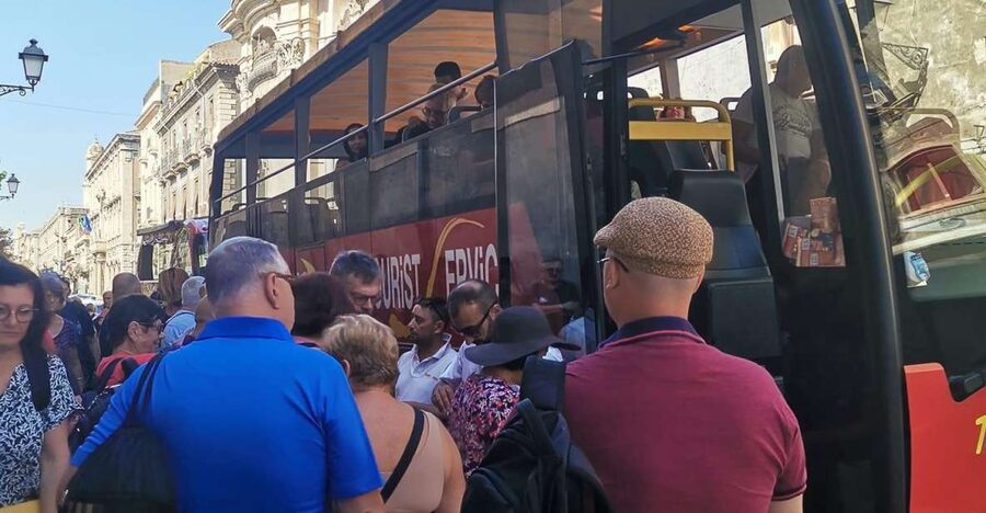 Etna by Panoramic Bus, Audioguide 9 languages, from Catania - From Catania streets to Etna’s upper slopes