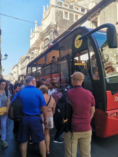Etna by Panoramic Bus, Audioguide 9 languages, from Catania - Nicolosi: a ten-minute taste of Etna’s gateway town