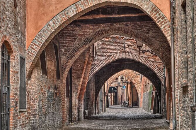 Ferrara Walking Tour with Audio and Written Guide - A short stop in the Jewish ghetto