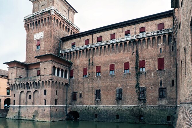 Ferrara Walking Tour with Audio and Written Guide - Palazzo Municipale and the old ducal courtyard