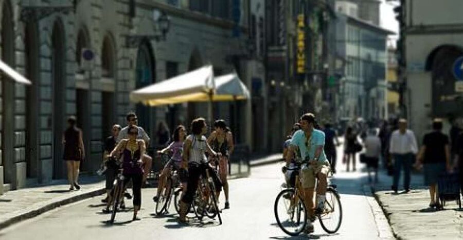 Florence: 2.5 hour Audio Guided Bike Tour led by Tour Leader - Starting near the Medici heart of Florence