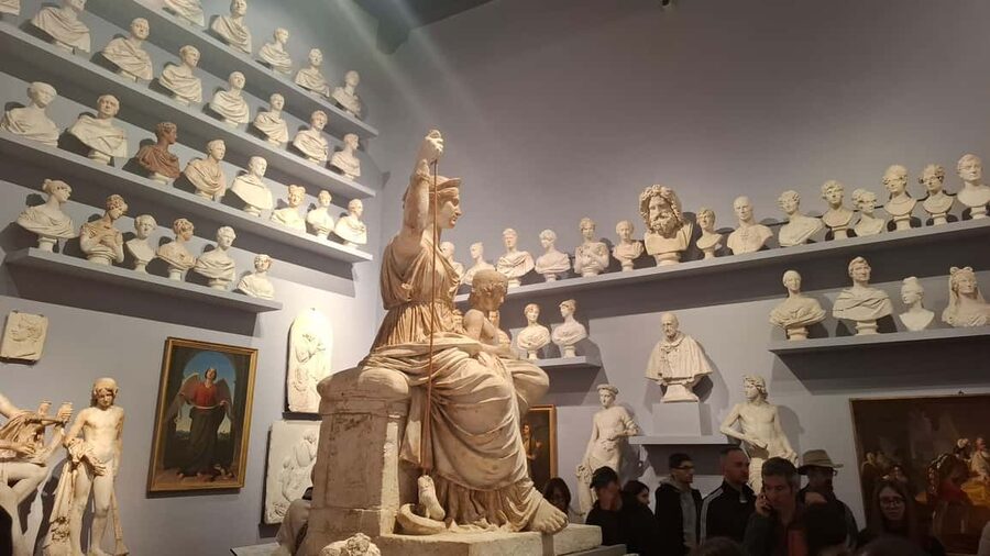 Florence: Accademia Gallery Reserved Entry & Audio Guide - Meeting point, security, and small practical details