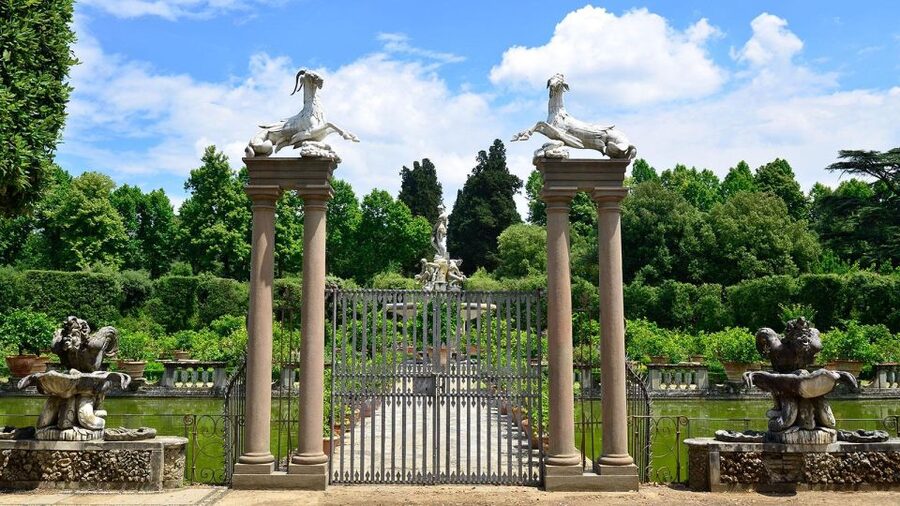 Florence Audioguide - TravelMate app for your smartphone - Santa Croce, Santa Maria Novella, and Santo Spirito