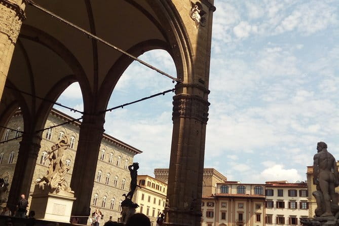 Florence: Best Of - with Tour Leader & Multilingual Audio Guide - What this Florence walking tour is really designed to do