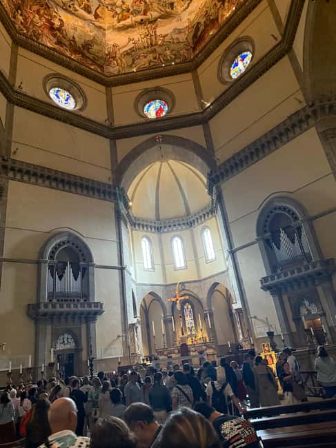 Florence: Duomo Cathedral Hosted Entry with Audio Guide - Clothing, bags, and access