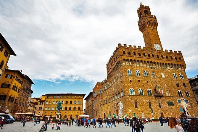 Florence Duomo Cathedral with Host & Audio Guide (Interior Only) - Lines, security, and the meaning of timed entry