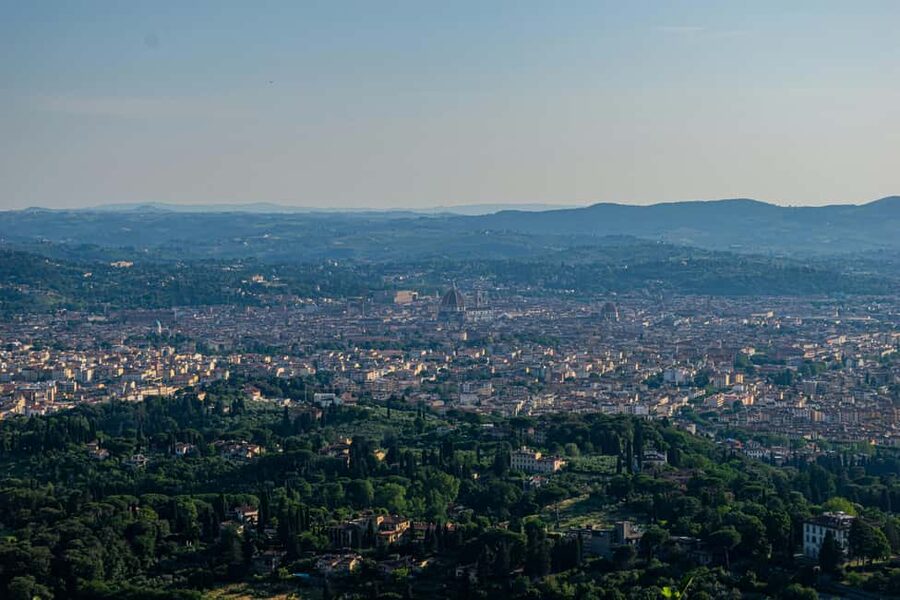Florence: E-Vespa Rental with Smartphone Tour and Tasting - Wine and local food in Oltrarno