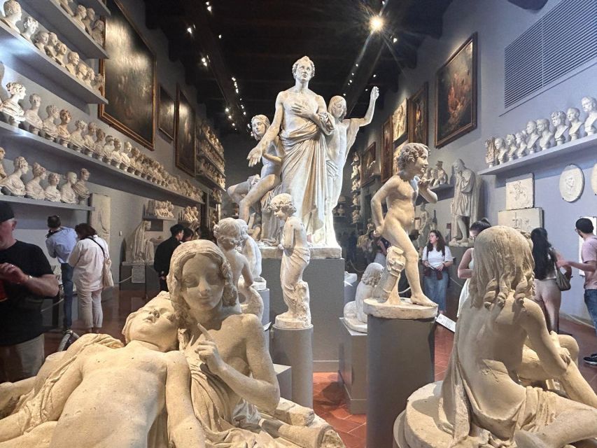 Florence: Michelangelo's David Entrance Ticket and Audio App - Medici instruments and three Stradivarius violins