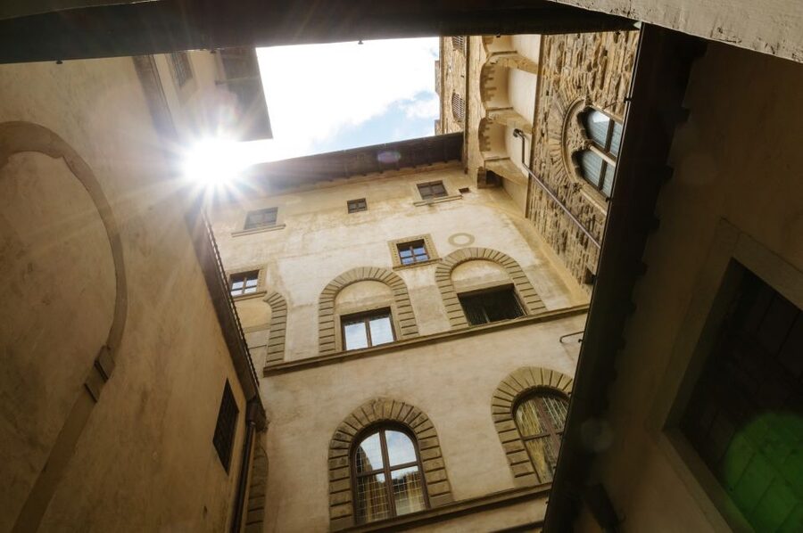 Florence: Palazzo Vecchio Entrance Ticket & Audioguide - Entering from Piazza della Signoria
