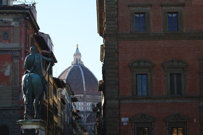 Florence Self-Guided Treasure Hunt & Medici Mystery Walking Tour - Following the clues through famous Florence