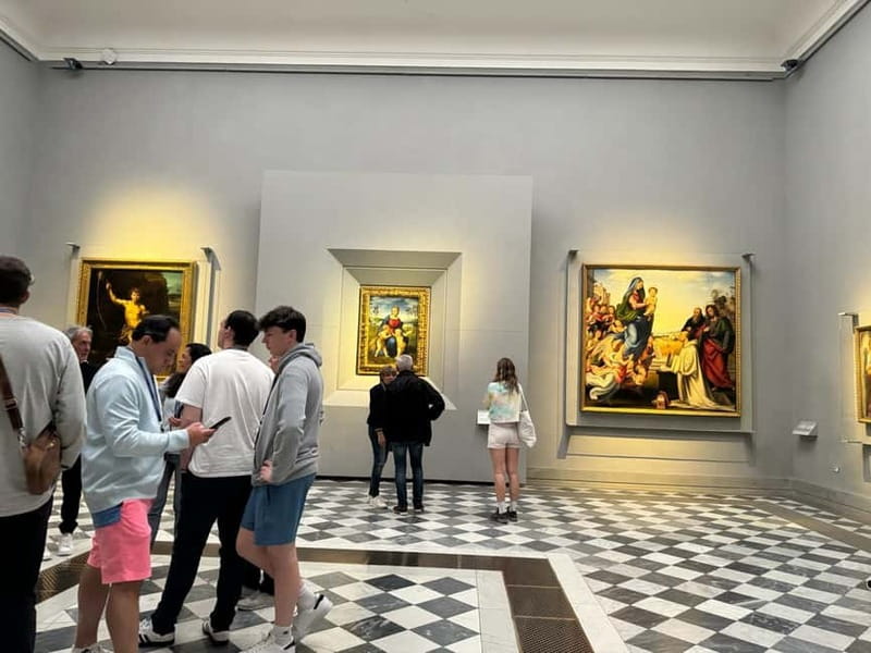 Florence: Uffizi Gallery Pre-Booked Entry & Agudio Guide APP - Botticelli’s Birth of Venus and the famous room