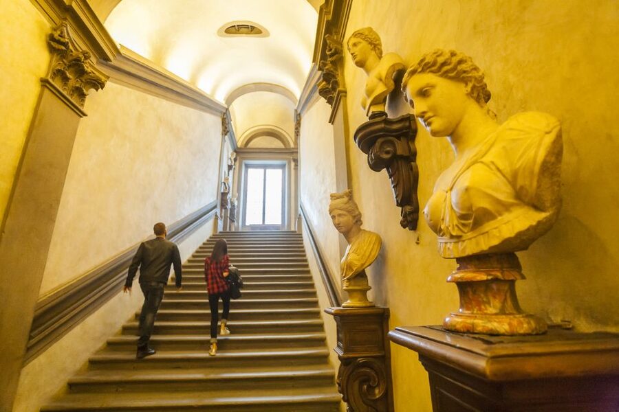 Florence: Uffizi Gallery Tickets with Optional Audio Guide - Walking through Vasari’s former offices