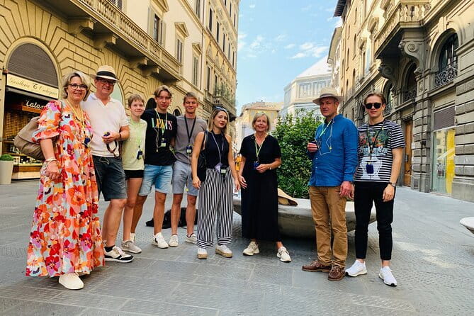 Florence Walking Tour with Audioguide on Your Smartphone - Santa Croce, science, and the Uffizi