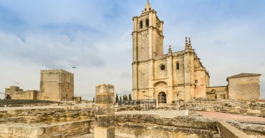 Fortaleza de la Mota Entrance Ticket with Audio Guide - The Iglesia Mayor Abacial and its scheduled audiovisual presentation