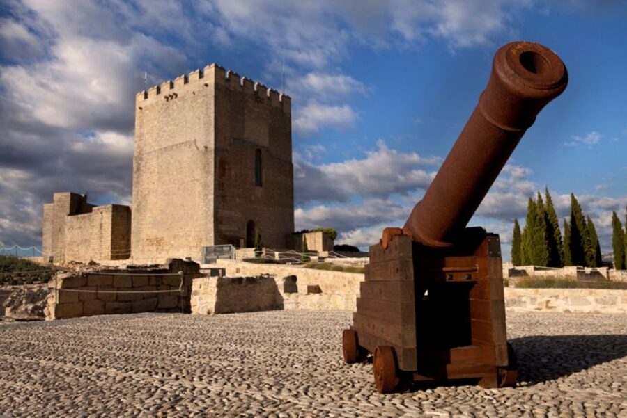 Fortaleza de la Mota Entrance Ticket with Audio Guide - The Alcazaba and the fortress at its strongest