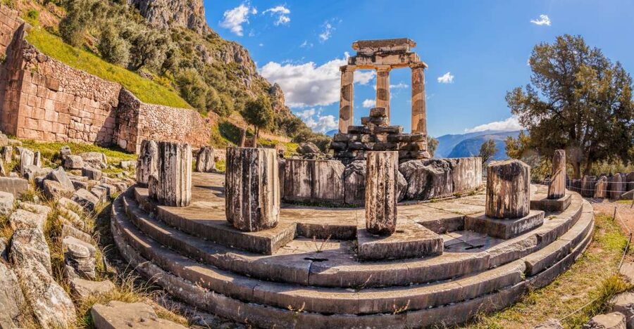 From Athens: Delphi Full Day V.R. Audio Guided Tour - Using the VR and audio guide at Delphi