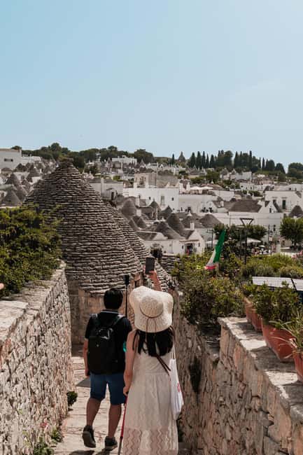 From Bari: Self-guided tour of Matera and Alberobello with a guide - Finding your way through Alberobello’s trulli