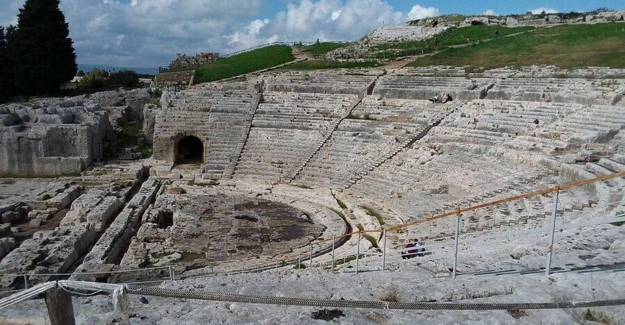 From Catania: Siracusa, Ortigia, Noto audio-guided tour - Who should book this day trip?