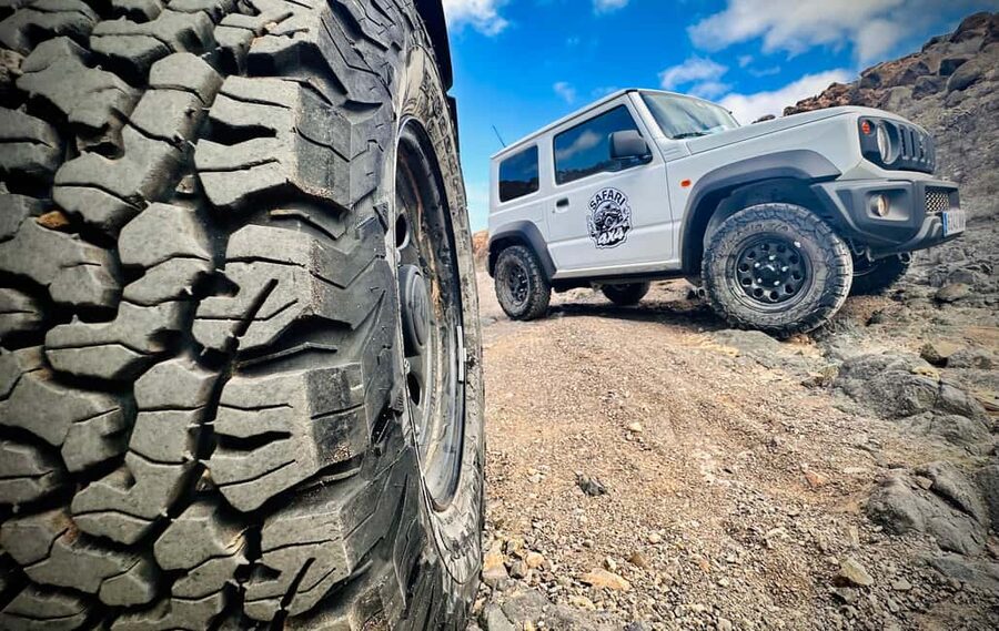 From Corralejo: Fuerteventura Self-Drive 4x4 Jeep Tour - Barranco de la Torre and the Salinas del Carmen coast