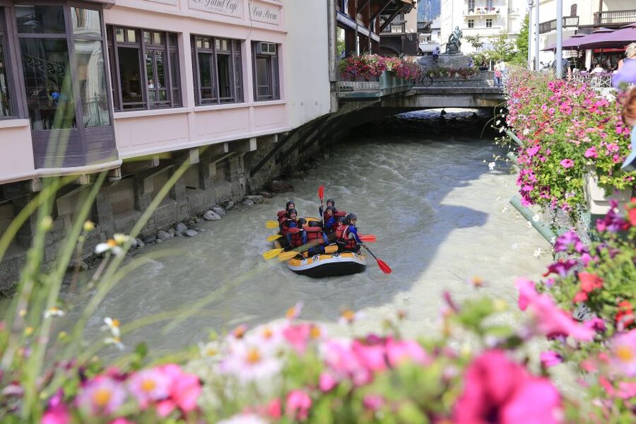 From Geneva: Self-Guided Chamonix-Mont-Blanc Excursion - Two hours to get your bearings in Chamonix