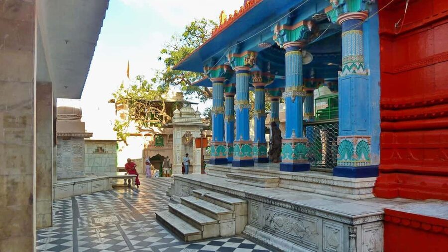 From Jaipur: Same Day Pushkar Self-Guided Day Trip - Pushkar Lake, where the town slows down