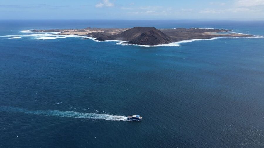 From Lanzarote: Corralejo & Lobos Island Self-Guided Visit - Arriving at El Muelle on Lobos Island