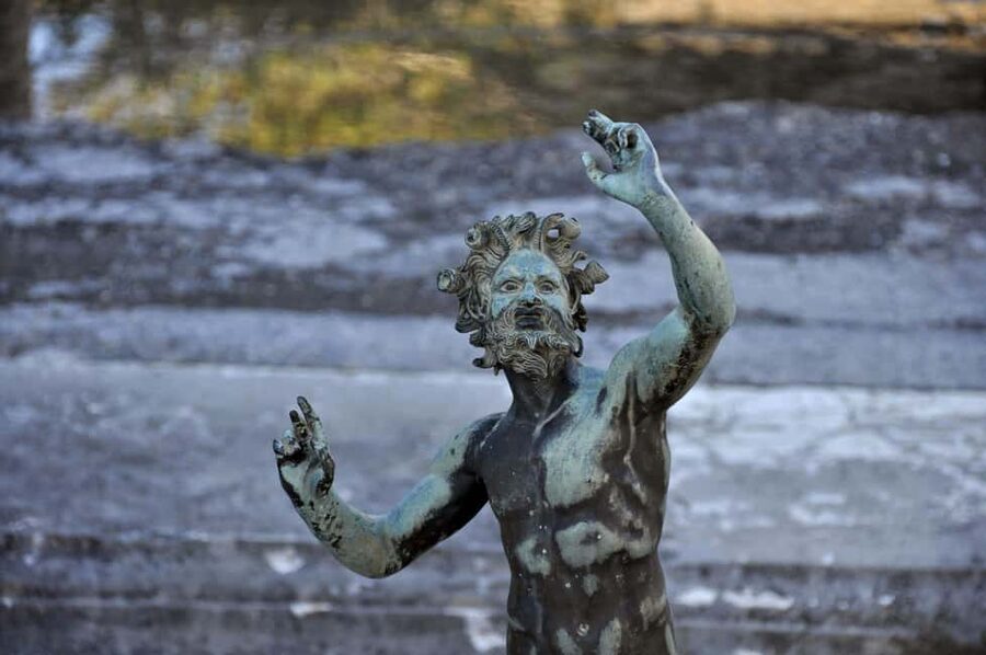 From Naples_ Pompeii Tour_Skip the line ticket + audioguide - Using the Audio Guide Without Losing Your Way