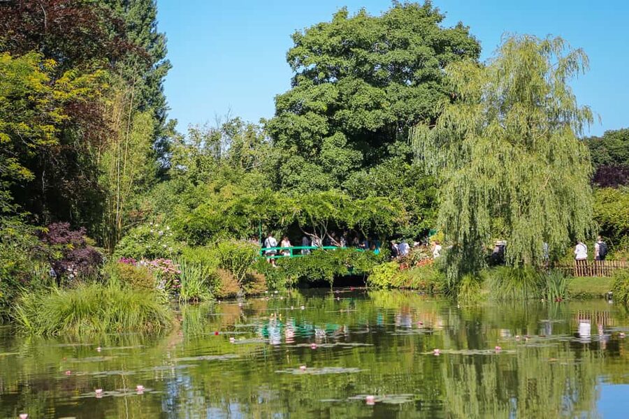 From Paris: Giverny Day Trip with Audio Guide or Live Guide - Arriving at Monet’s House and Garden