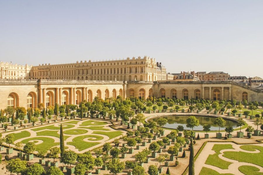 From Paris: Versailles Palace Self Guided & Gardens tickets - Crowds, weather, and the best departure time