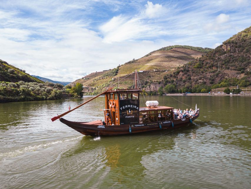 From Pinhão: Douro Valley Rabelo Boat Tour with Audio Guide - Ventozelo and the Wine Estates Along the Banks