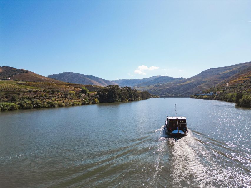 From Pinhão: Douro Valley Rabelo Boat Tour with Audio Guide - Using the CT Douro WebApp Audio Guide