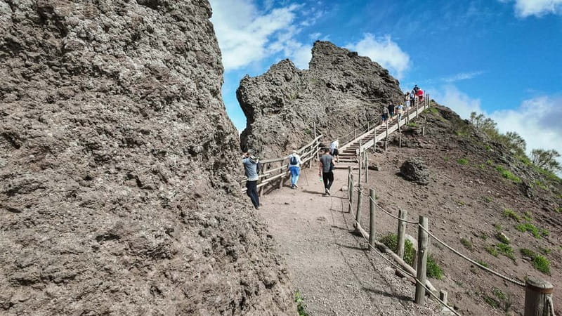 From Pompeii: Mount Vesuvius with bus, ticket and audioguide - Why this Pompeii to Vesuvius trip is useful