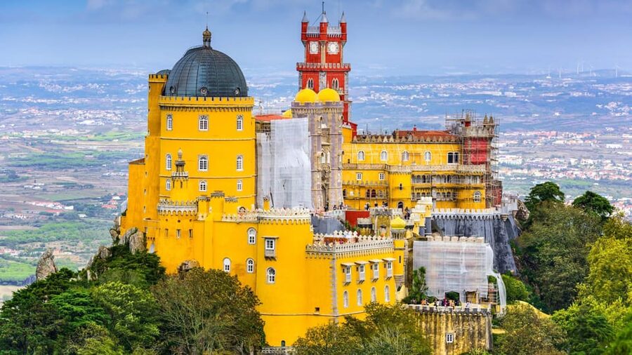 From/To Lisbon: Sintra Hop-on Hop-off Tickets + Audio Guide - Who should book this experience?