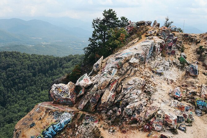 Full Day Self Guided Tour in Bell Mountain via Slingshot - Reaching Bell Mountain for four-state views