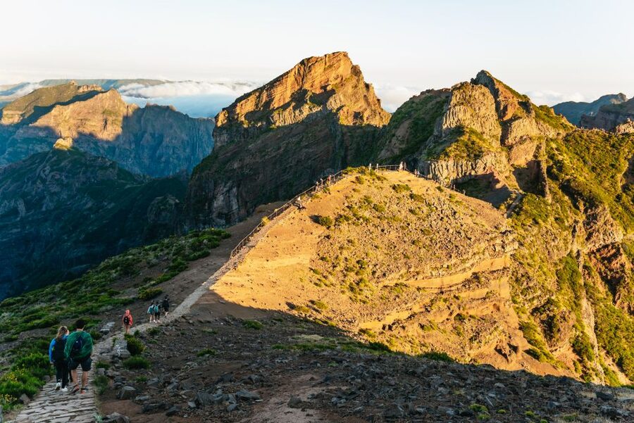 Funchal: Pico do Arieiro Sunrise Transfer Self-guided Hike - Why Pico do Arieiro at sunrise is worth the early start