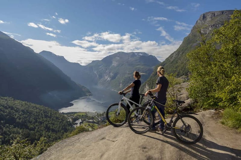 Geiranger Fjord: Downhill Self-Guided Bike Tour - From Geiranger village to Djupvatnet Lake