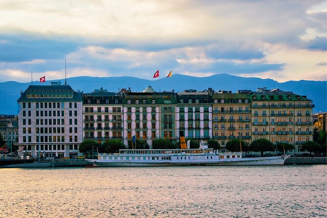 Geneva Scavenger Hunt and Highlights Self Guided Audio Tour - Victoria Hall and choosing where to finish