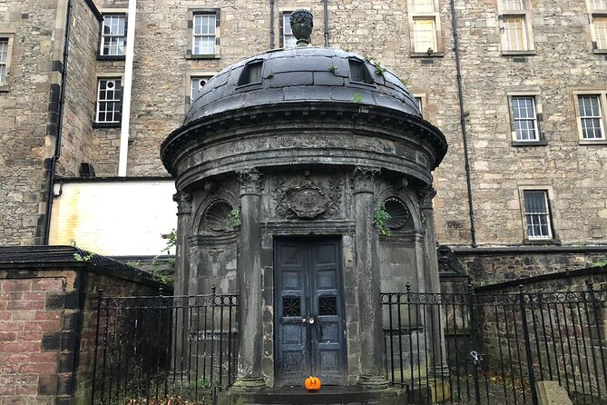 Ghosts of Edinburgh: Bloody Past Exploration Game and Tour - St Giles’ and the old religious center