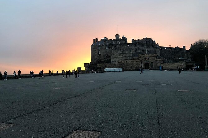 Ghosts of Edinburgh: Bloody Past Exploration Game and Tour - The Grassmarket’s grim public past