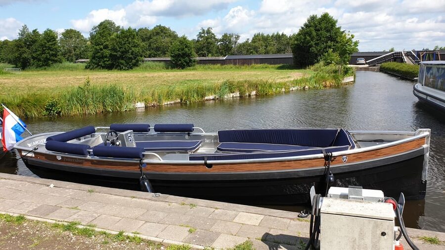 Giethoorn: Self-Drive Boat Rental for up to 12 People - The strongest parts of the experience