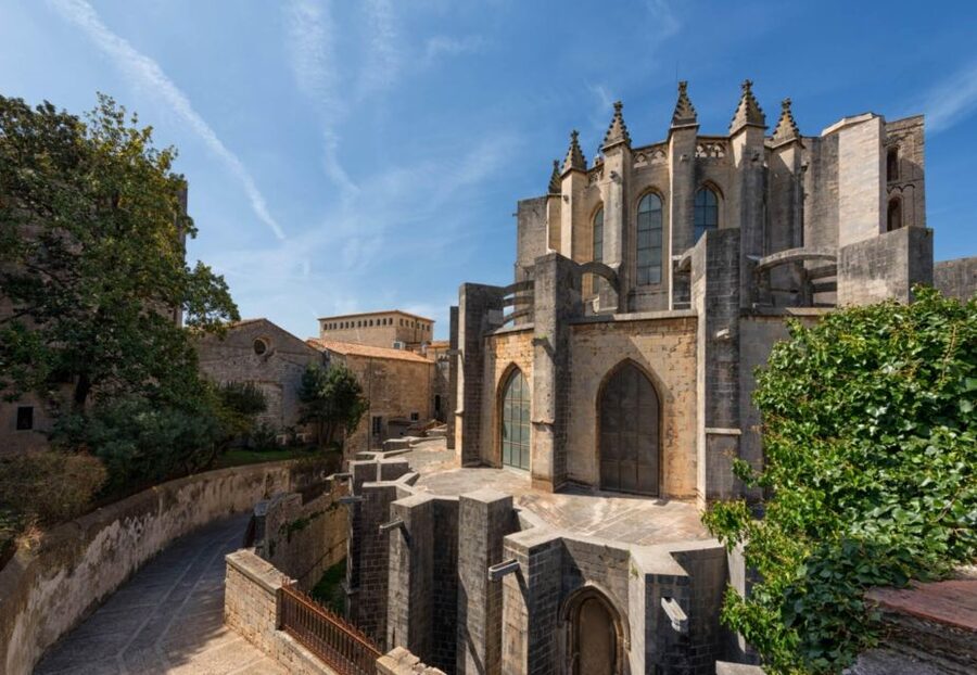 Girona: Self-guided Audio City Tour on Your Phone - Girona at your own pace, from square to basilica