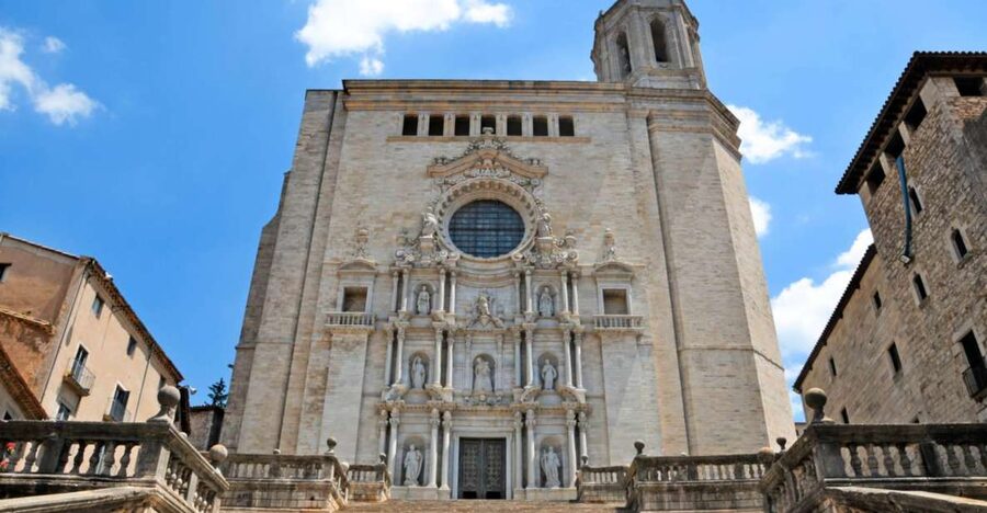 Girona: Self-guided Audio City Tour on Your Phone - Beginning at Independence Square