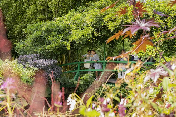 Giverny and Monet's House Half Day Trip from Paris Guide or Audio - Why Giverny Feels Different From a Paris Museum