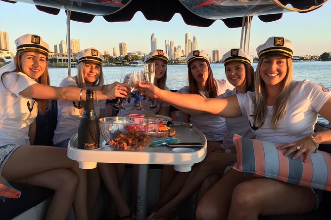 Gold Coast Boat Hire Self-Drive with No License Required - A quiet electric cruise through the canals
